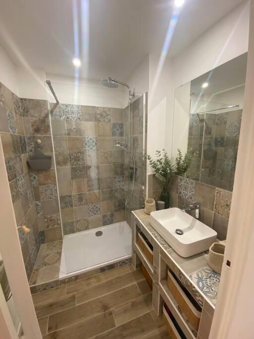 Apartamento Beau T3 Proche Base Navale Et Ecoles Superieures Tolón Exterior foto